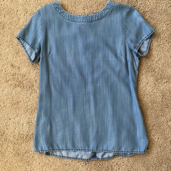 Banana Republic chambray blouse - Picture 2 of 5